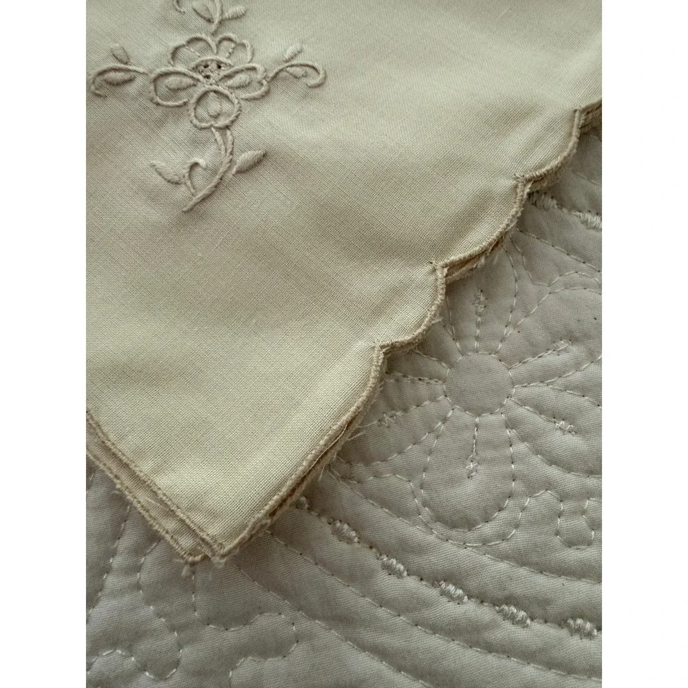 Napkins Cream Vintage Embroidered Linen Lot 6  cottagecore grandma‎ core